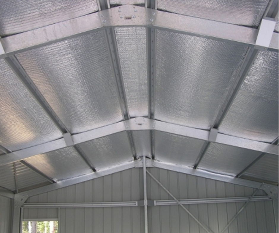 Lớp tôn cách nhiệt lợp mái kết hợp xốp bạc chống nóng cho nhà hướng Tây.