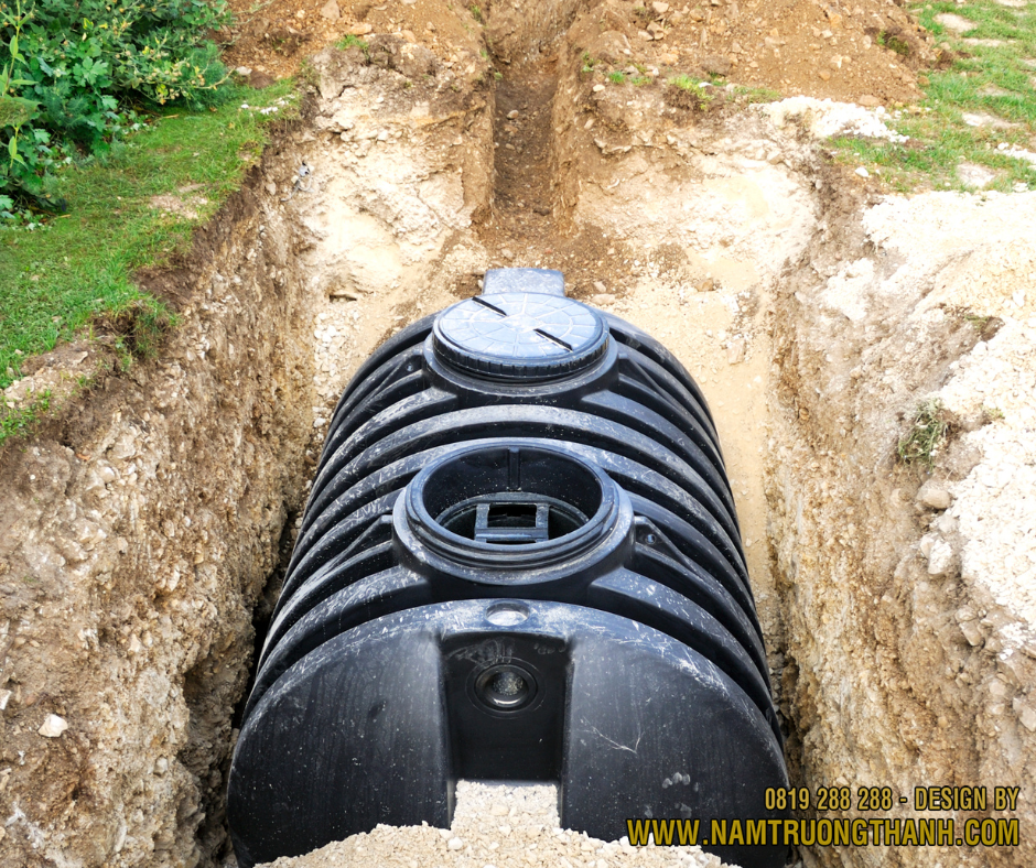 Bể phốt nhựa composite lắp đặt ngầm dưới đất trong quá trình xây nhà