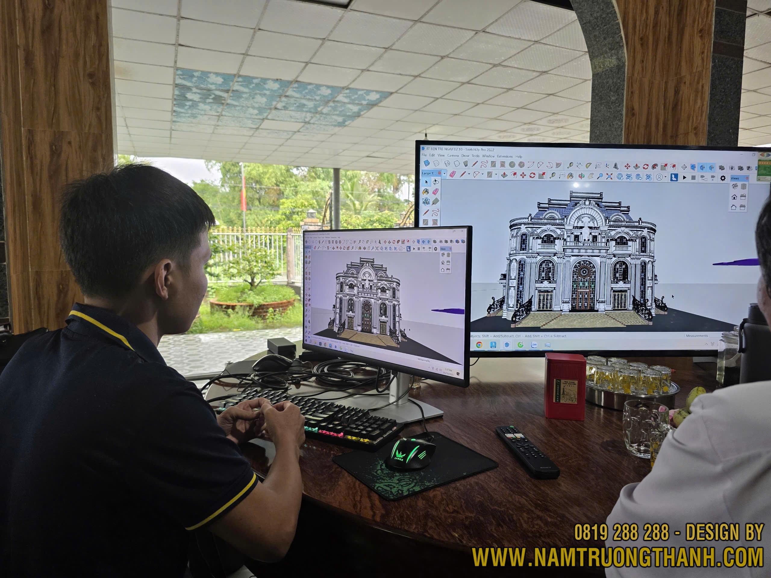 Kỹ sư đang thiết kế bản vẽ kiến trúc 3D trên máy tính.