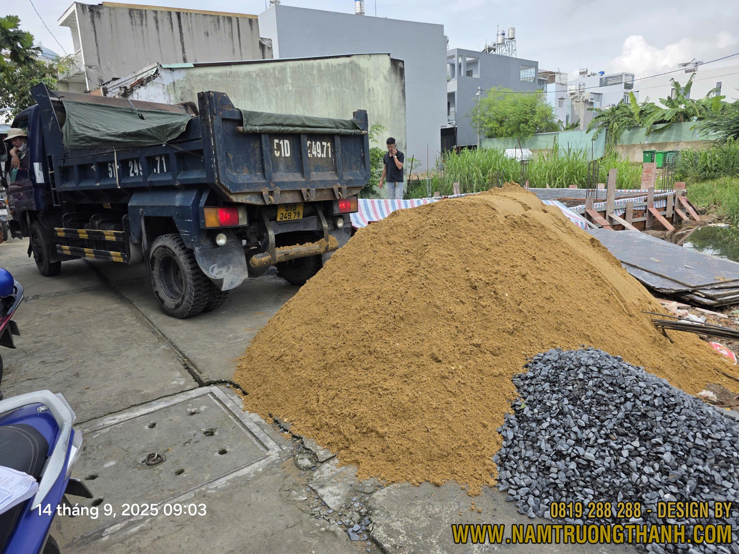 Tập kết vật liệu xây dựng tại công trình