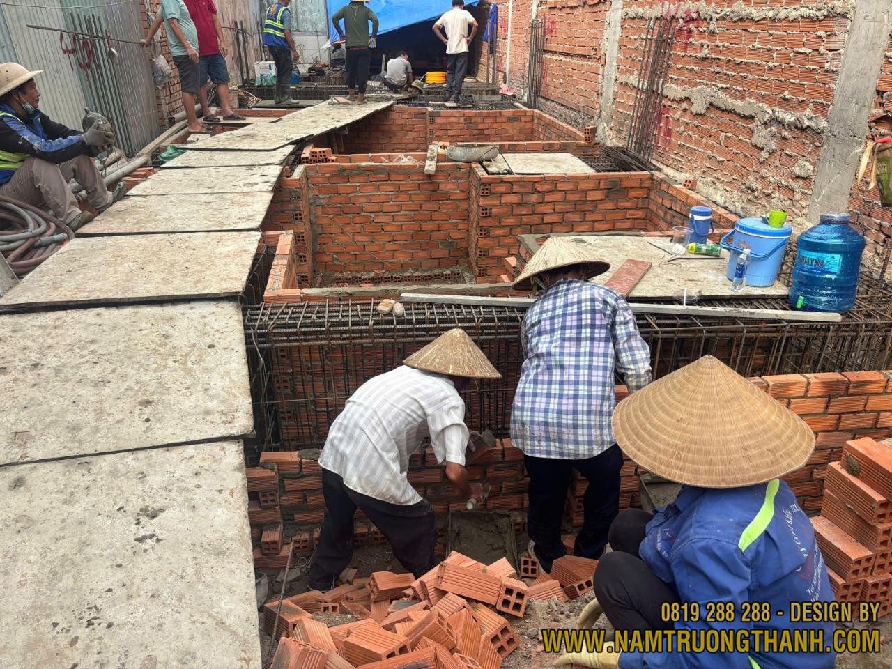 Xây tường móng nhà phố
